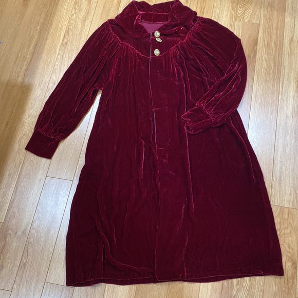 **NWOT **Vintage Silk Velvet Housecoat Handmade Flower Detail Doll Collar - Picture 10 of 17